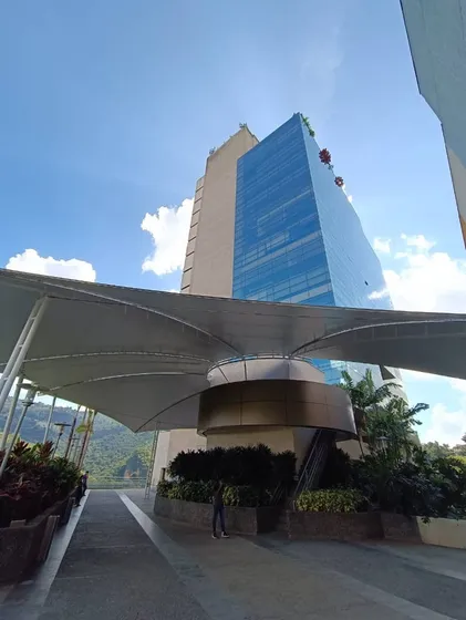 Se Alquila Oficina En Torre Xpress/ Macaracuay  52,75 M2  