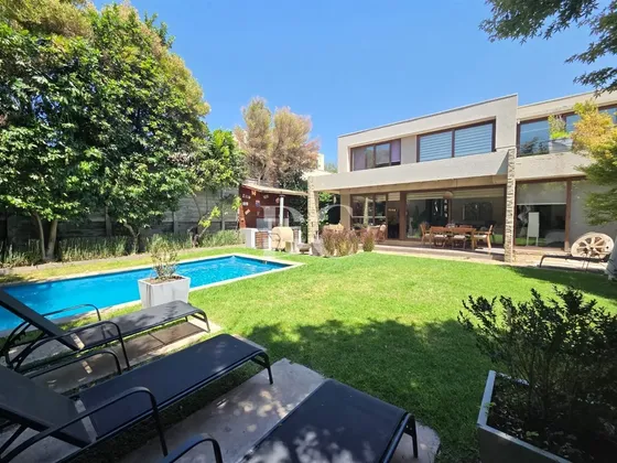 Casa En Venta De 4 Dorm. En Colina Chicureo Chamisero
