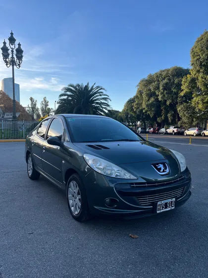 Peugeot 207 1.6 Sedan Xt