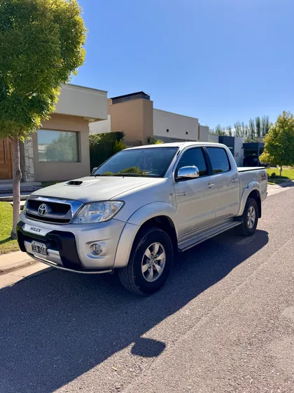 Toyota Hilux Pick-up 3.0 I Srv Cab Doble At 4x4 Cuero