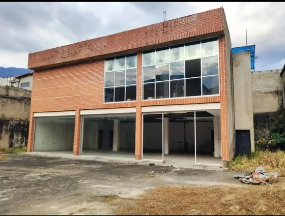 Mini Centro Comercial El Castaño Crea