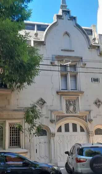 Vendo Importante  Ph,  Planta Baja Con Entrada Independiente  Y Dependencia,  Al  Frente  Con  Garaje , Sin  Expensas .-