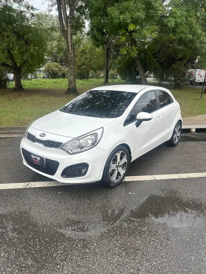 Kia Rio 1.4 Ex Plus 4p