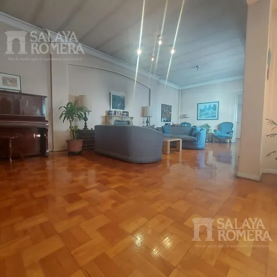 Venta Semipiso 4 Dormitorios Mas  Escritorio Y Dependencias