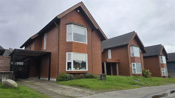 Casa En Venta De 4 Dorm. En Puerto Varas