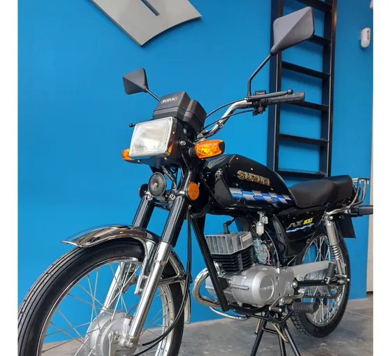 Suzuki Ax 100