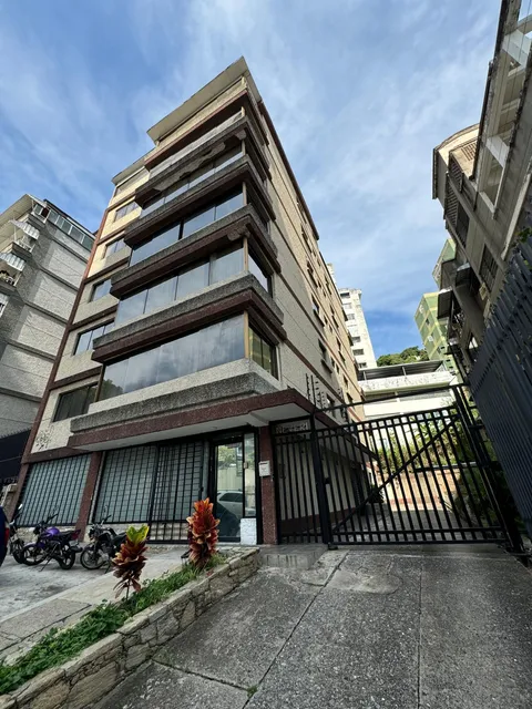 Venta De Apartamento En Colinas De Bello Monte.