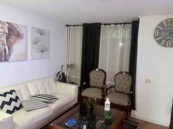 Moderna Casa De 3d/3b Con Terraza Y Pérgola