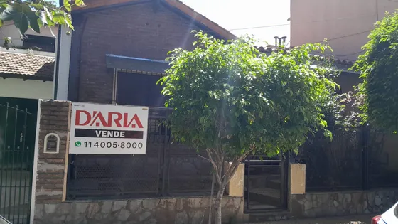 Casa En Venta De Una Planta En Florida, Próxima A Panamericana, Con Jardín