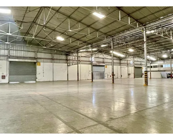 Guarenas/galpon Industrial/ 9868m2/ En Alquiler 