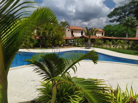 Town House Altos De Monte Alegre  Tazajal, Naguanagua. L.m