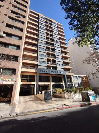 Se Vende: Departamento De Dos Dormitorios Sobre Blvd. Chacabuco.
