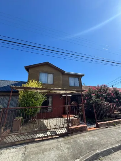 ¡rebajada Amplia Casa 2 Pisos En Lorenzo Arenas, Concepcion!