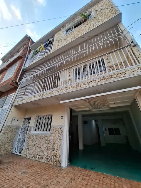 Casa En Venta 23 De Enero Primer Nivel (j)