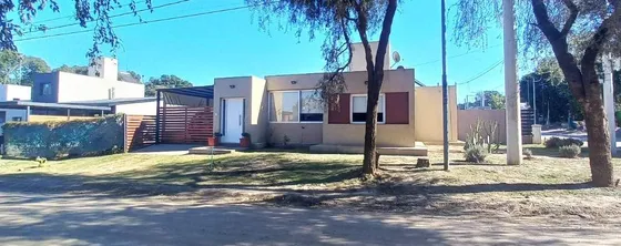 Venta De Casa De 2 Dormitorios Villa Catalina