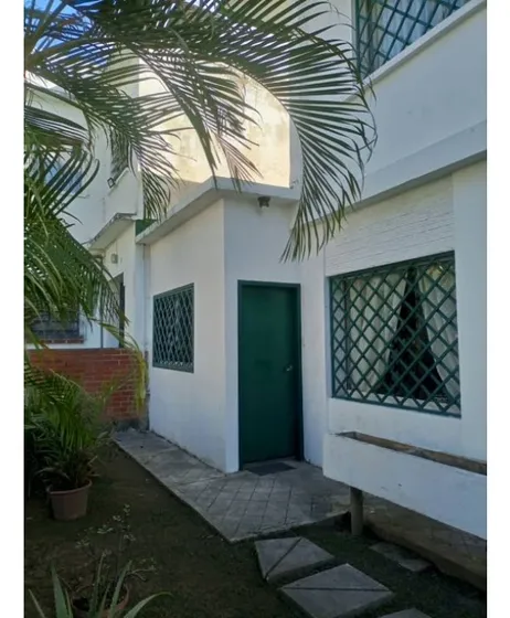 Se Alquila Local/depósito 20m2 Campo Claro 8203