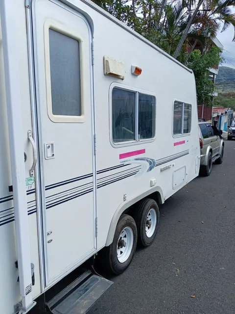 Camper Remolque Equipado