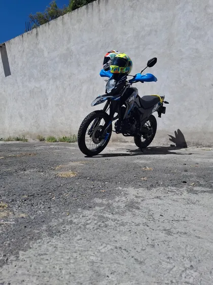 Negro Con Azul