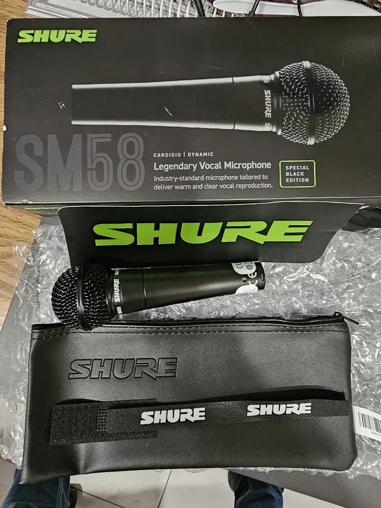 Microfone dinâmico cardióide Shure SM58-BLK Special Edition, cor