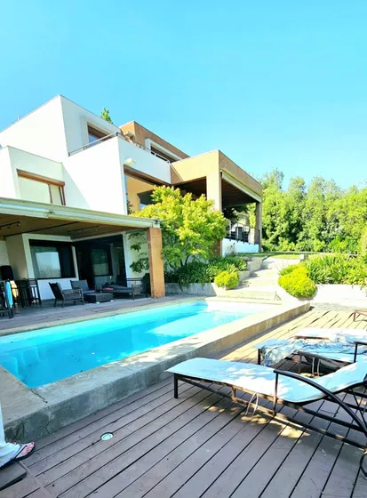 Moderna Casa En Exclusivo Condominio En Los Trapenses