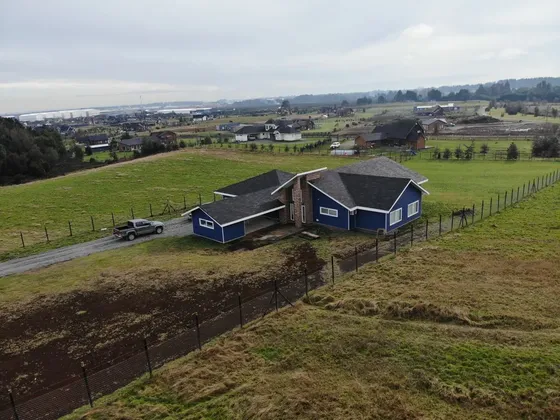 Preciosa Y Espaciosa Casa A La Venta En Parcelació...