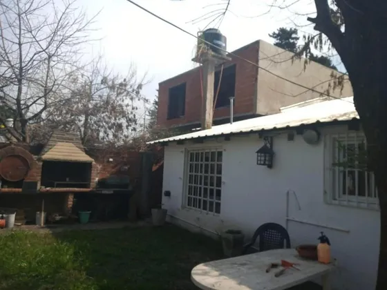 Casa En Venta - 3 Dormitorios 1 Baño - Paso Del Rey