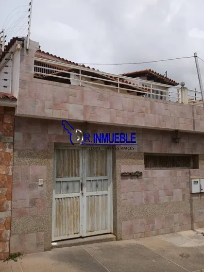 Casa Catia La Marlas Colinas Atlantida. 2 Niveles, 4hab,4bañ