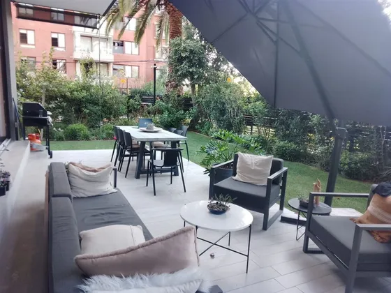 Departamento Marjonico 1d. En Vitacura Gran Patio Propio