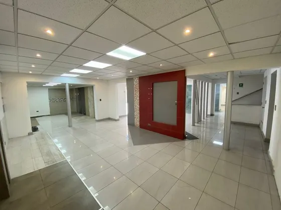 Oficina A Pasos De Libertad 250 M2