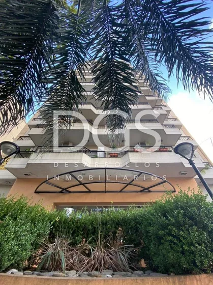 Departamento 2 Ambientes Con Cochera En Venta  En Lanús 