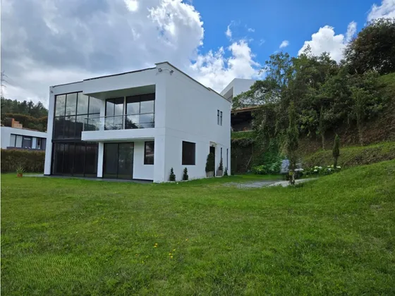Casa Campestre En Venta, Sector El Escobero 