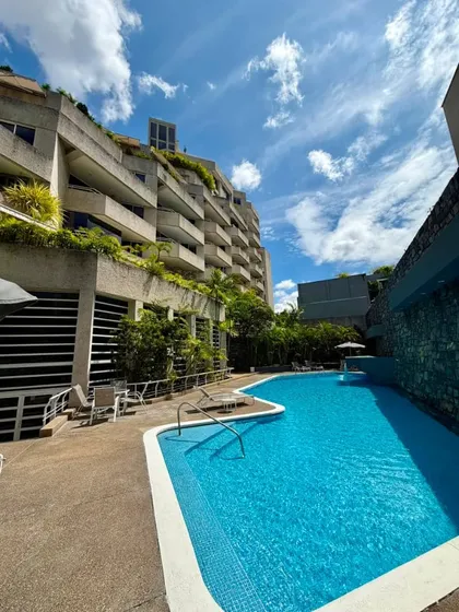 Apartamento Con Terraza En Altamira En Alquiler 70m2 Amoblado Con Piscina