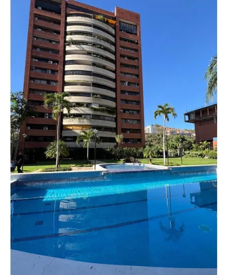 Vendo Apartamento 165m2 La Alameda 6255