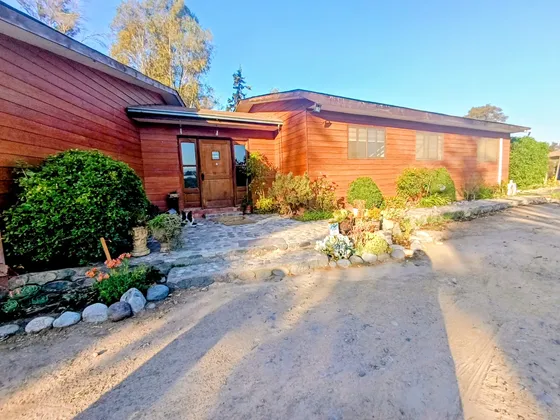 Hermosa Parcela Con Amplia Casa Y Departamento, En Olea