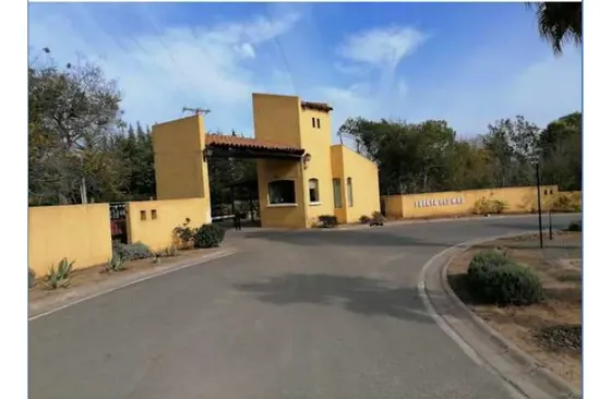 Casa En Venta De 9 Dorm. En Algarrobo