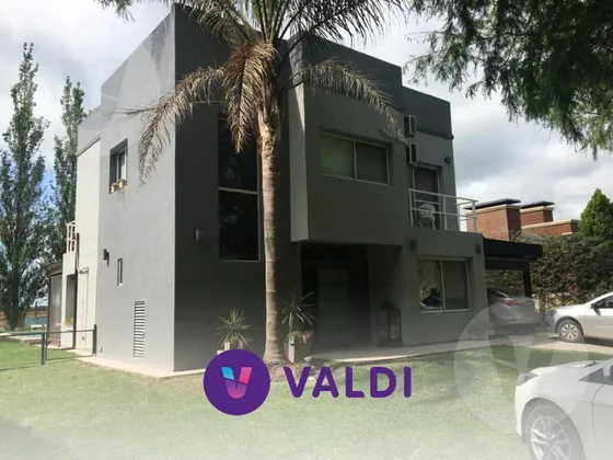 Casa En Alquiler - Barrio El Lauquen, Canning