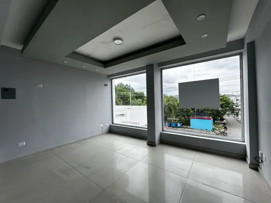 Local Comercial En Plaza De Madre Vieja Sur 
