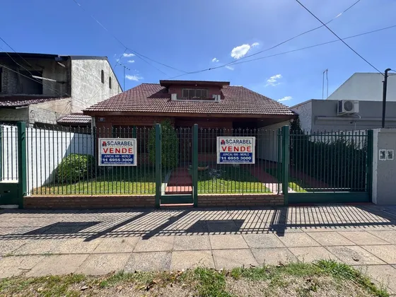 En Venta Chalet 4 Ambientes En Merlo Centro