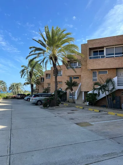 Town House De Lujo, Listo Para Ocupar 