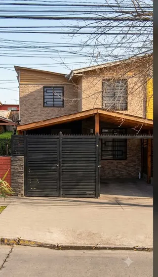 Amplia Casa Con Gran Potencial Comercial (177704)