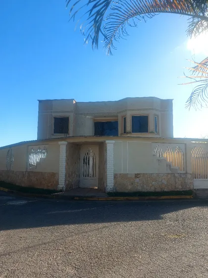 Casa De 4 Hab 4 Baños 30 Puestos Anexo Dé 3 Hab 1 Baño 