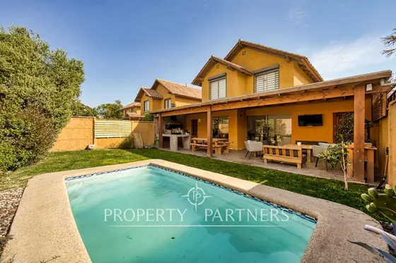 Casa En Venta Peñalolén, Excelente Conectividad!