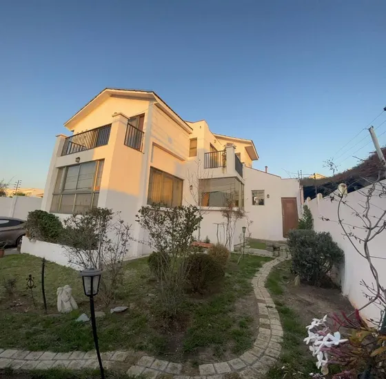 Casa En Venta De 4 Dorm. En Coquimbo