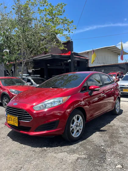 Ford Fiesta 1.6 Sportback Se Automática