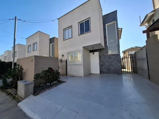 Casa En Arriendo De 3 Dorm. 1 Baño En Coquimbo