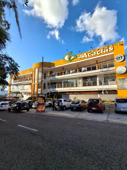 Local Para Comida En Centro Comercial Parque Las Acacias, Las Acacias Nr