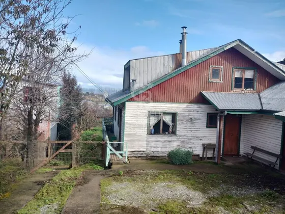 Casa En Futrono: 5 Dorm, 2 Baños, Entorno Natural Único.