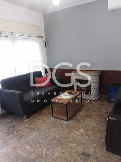 Casa Chalet De 3 Ambientes En Venta En Lanús