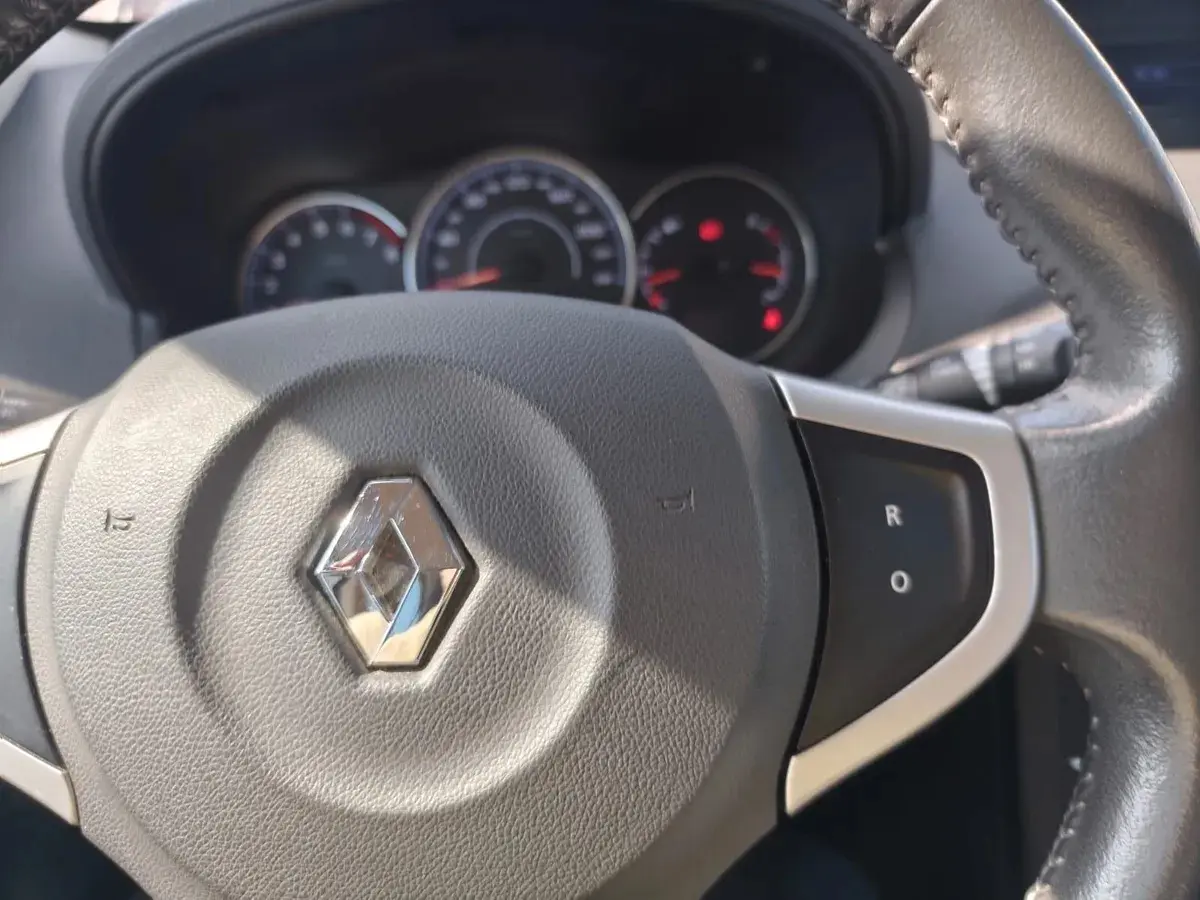 Renault Koleos 2.5 Expression Mt 4x2 2015640052184559391211