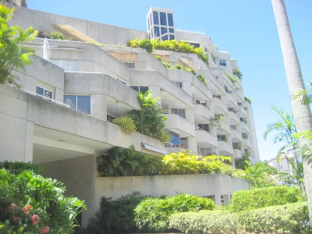 Altamira, En Exclusivo Edificio Alquilamos Bello Apartamento Amoblado Y Equipado.